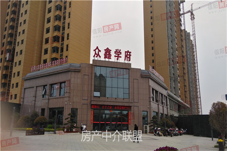 急售繁荣路学校学区房，龙都现代城133m2带附房105万出售